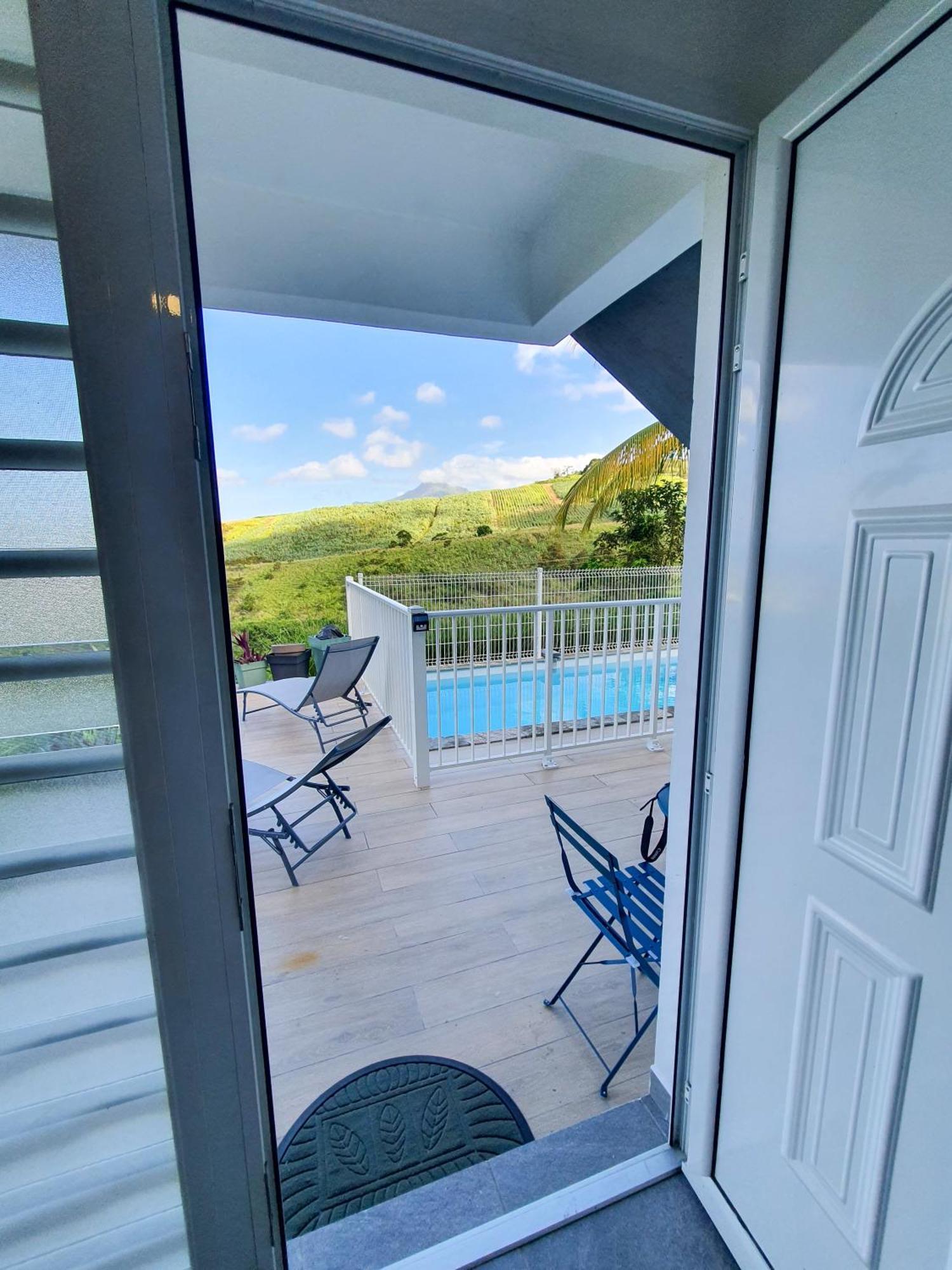 Studio Chez Anna - Vue Mer Et Piscine Le Carbet Exterior photo
